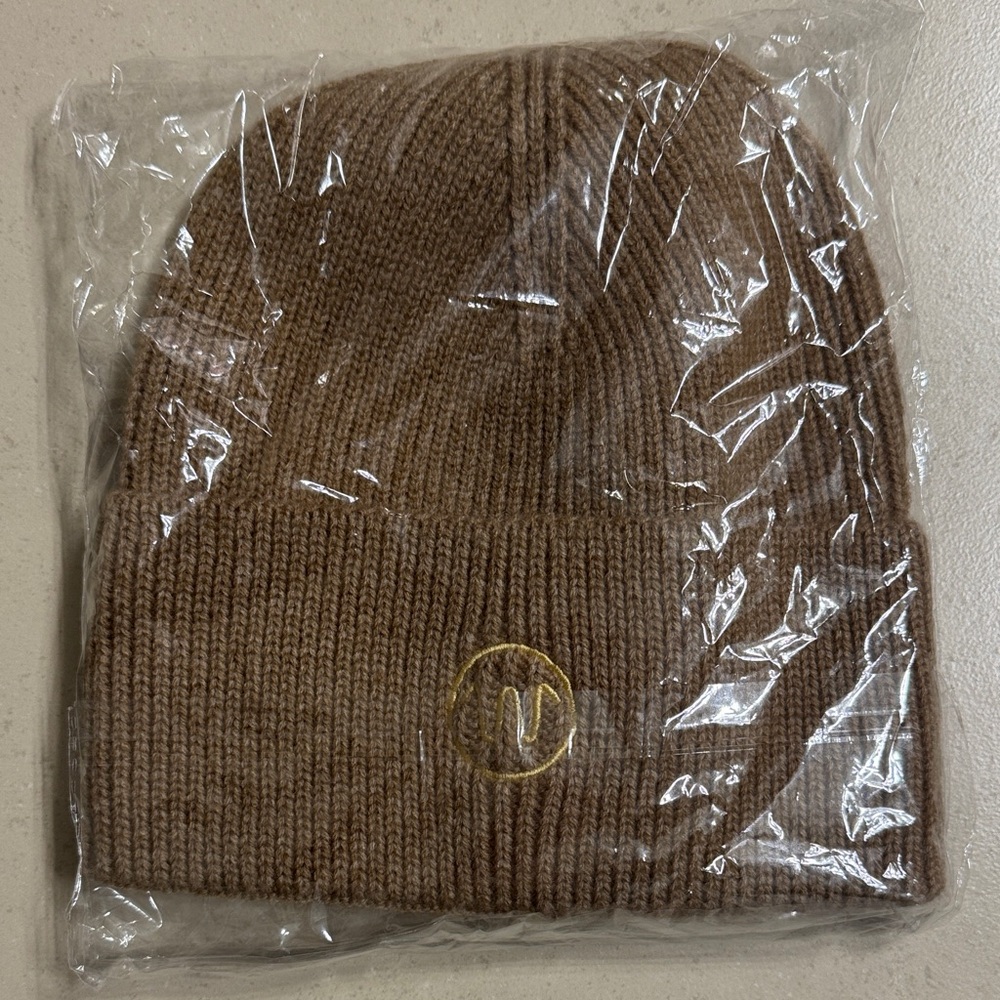 NWT Western 100% no itch wool knit warm beanie
